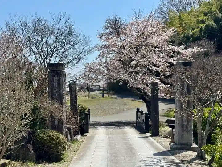 福寿院の{uncategorized: "未分類", other: "その他", undefined: "問題あり", building: "その他建物", grave: "お墓", sacred_gate: "鳥居", guardian: "狛犬", statue: "像", buddha: "仏像", history: "歴史", nature: "自然", garden: "庭園", animal: "動物", pagoda: "塔", temizu: "手水舎", mountain_gate: "山門・神門", sanctuary: "本殿・本堂", subordinate: "末社・摂社", art: "芸術", scenery: "景色", jizo: "地蔵", ema: "絵馬", goshuin: "御朱印", omikuji: "おみくじ", items: "授与品その他", amulet: "お守り", goshuincho: "御朱印帳", eats: "食事", festival: "お祭り", votive_dance: "神楽", shichigosan: "七五三参", wedding: "結婚式", experience: "体験その他", initially: "初詣", around: "周辺", anti_infection: "感染症対策"}