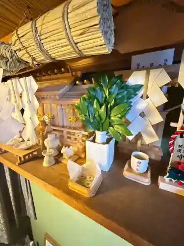 白蛇辨財天の{uncategorized: "未分類", other: "その他", undefined: "問題あり", building: "その他建物", grave: "お墓", sacred_gate: "鳥居", guardian: "狛犬", statue: "像", buddha: "仏像", history: "歴史", nature: "自然", garden: "庭園", animal: "動物", pagoda: "塔", temizu: "手水舎", mountain_gate: "山門・神門", sanctuary: "本殿・本堂", subordinate: "末社・摂社", art: "芸術", scenery: "景色", jizo: "地蔵", ema: "絵馬", goshuin: "御朱印", omikuji: "おみくじ", items: "授与品その他", amulet: "お守り", goshuincho: "御朱印帳", eats: "食事", festival: "お祭り", votive_dance: "神楽", shichigosan: "七五三参", wedding: "結婚式", experience: "体験その他", initially: "初詣", around: "周辺", anti_infection: "感染症対策"}