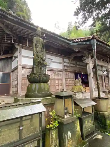 大王寺の本殿