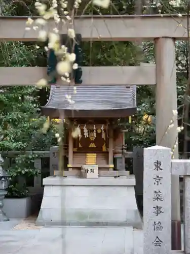 薬祖神社の{uncategorized: "未分類", other: "その他", undefined: "問題あり", building: "その他建物", grave: "お墓", sacred_gate: "鳥居", guardian: "狛犬", statue: "像", buddha: "仏像", history: "歴史", nature: "自然", garden: "庭園", animal: "動物", pagoda: "塔", temizu: "手水舎", mountain_gate: "山門・神門", sanctuary: "本殿・本堂", subordinate: "末社・摂社", art: "芸術", scenery: "景色", jizo: "地蔵", ema: "絵馬", goshuin: "御朱印", omikuji: "おみくじ", items: "授与品その他", amulet: "お守り", goshuincho: "御朱印帳", eats: "食事", festival: "お祭り", votive_dance: "神楽", shichigosan: "七五三参", wedding: "結婚式", experience: "体験その他", initially: "初詣", around: "周辺", anti_infection: "感染症対策"}