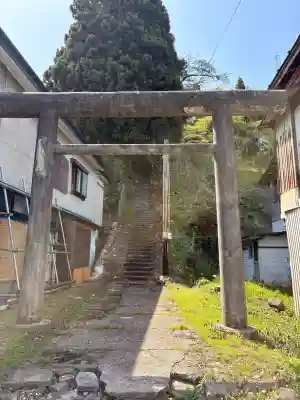 菅原神社の{uncategorized: "未分類", other: "その他", undefined: "問題あり", building: "その他建物", grave: "お墓", sacred_gate: "鳥居", guardian: "狛犬", statue: "像", buddha: "仏像", history: "歴史", nature: "自然", garden: "庭園", animal: "動物", pagoda: "塔", temizu: "手水舎", mountain_gate: "山門・神門", sanctuary: "本殿・本堂", subordinate: "末社・摂社", art: "芸術", scenery: "景色", jizo: "地蔵", ema: "絵馬", goshuin: "御朱印", omikuji: "おみくじ", items: "授与品その他", amulet: "お守り", goshuincho: "御朱印帳", eats: "食事", festival: "お祭り", votive_dance: "神楽", shichigosan: "七五三参", wedding: "結婚式", experience: "体験その他", initially: "初詣", around: "周辺", anti_infection: "感染症対策"}