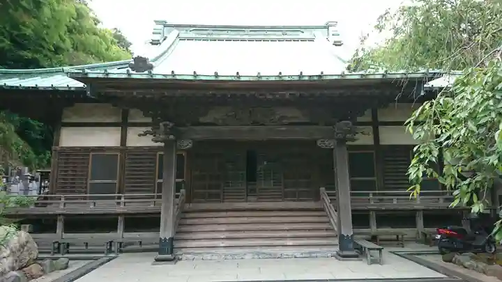 法勝寺の本殿・本堂