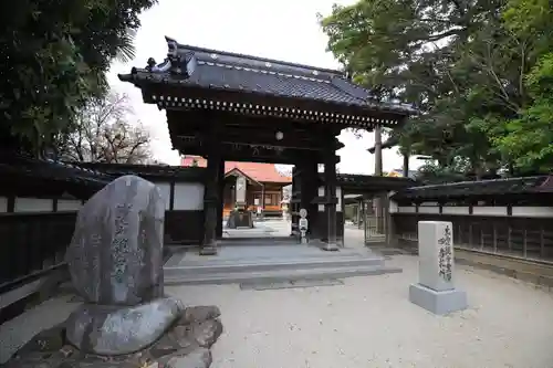 観音寺の山門