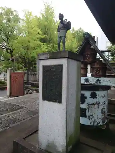 鐵砲洲稲荷神社の像