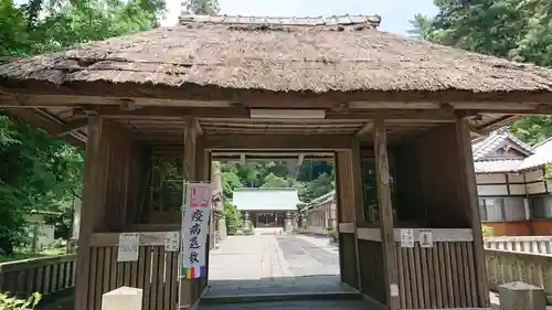 川勾神社の山門