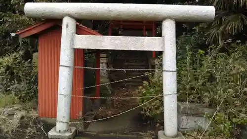 赤坂稲荷神社の鳥居