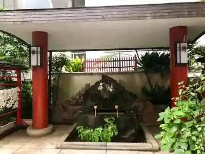 三崎稲荷神社の手水舎