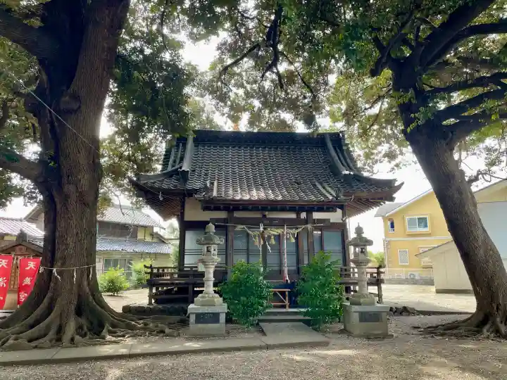 諏訪大神社 の{uncategorized: "未分類", other: "その他", undefined: "問題あり", building: "その他建物", grave: "お墓", sacred_gate: "鳥居", guardian: "狛犬", statue: "像", buddha: "仏像", history: "歴史", nature: "自然", garden: "庭園", animal: "動物", pagoda: "塔", temizu: "手水舎", mountain_gate: "山門・神門", sanctuary: "本殿・本堂", subordinate: "末社・摂社", art: "芸術", scenery: "景色", jizo: "地蔵", ema: "絵馬", goshuin: "御朱印", omikuji: "おみくじ", items: "授与品その他", amulet: "お守り", goshuincho: "御朱印帳", eats: "食事", festival: "お祭り", votive_dance: "神楽", shichigosan: "七五三参", wedding: "結婚式", experience: "体験その他", initially: "初詣", around: "周辺", anti_infection: "感染症対策"}