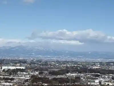 四津山神社の{uncategorized: "未分類", other: "その他", undefined: "問題あり", building: "その他建物", grave: "お墓", sacred_gate: "鳥居", guardian: "狛犬", statue: "像", buddha: "仏像", history: "歴史", nature: "自然", garden: "庭園", animal: "動物", pagoda: "塔", temizu: "手水舎", mountain_gate: "山門・神門", sanctuary: "本殿・本堂", subordinate: "末社・摂社", art: "芸術", scenery: "景色", jizo: "地蔵", ema: "絵馬", goshuin: "御朱印", omikuji: "おみくじ", items: "授与品その他", amulet: "お守り", goshuincho: "御朱印帳", eats: "食事", festival: "お祭り", votive_dance: "神楽", shichigosan: "七五三参", wedding: "結婚式", experience: "体験その他", initially: "初詣", around: "周辺", anti_infection: "感染症対策"}