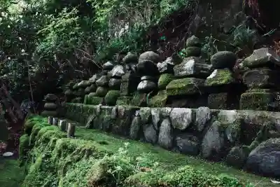 箱根神社の{uncategorized: "未分類", other: "その他", undefined: "問題あり", building: "その他建物", grave: "お墓", sacred_gate: "鳥居", guardian: "狛犬", statue: "像", buddha: "仏像", history: "歴史", nature: "自然", garden: "庭園", animal: "動物", pagoda: "塔", temizu: "手水舎", mountain_gate: "山門・神門", sanctuary: "本殿・本堂", subordinate: "末社・摂社", art: "芸術", scenery: "景色", jizo: "地蔵", ema: "絵馬", goshuin: "御朱印", omikuji: "おみくじ", items: "授与品その他", amulet: "お守り", goshuincho: "御朱印帳", eats: "食事", festival: "お祭り", votive_dance: "神楽", shichigosan: "七五三参", wedding: "結婚式", experience: "体験その他", initially: "初詣", around: "周辺", anti_infection: "感染症対策"}