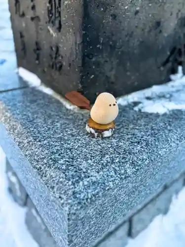 札幌諏訪神社の像