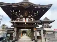 萬満寺の{uncategorized: "未分類", other: "その他", undefined: "問題あり", building: "その他建物", grave: "お墓", sacred_gate: "鳥居", guardian: "狛犬", statue: "像", buddha: "仏像", history: "歴史", nature: "自然", garden: "庭園", animal: "動物", pagoda: "塔", temizu: "手水舎", mountain_gate: "山門・神門", sanctuary: "本殿・本堂", subordinate: "末社・摂社", art: "芸術", scenery: "景色", jizo: "地蔵", ema: "絵馬", goshuin: "御朱印", omikuji: "おみくじ", items: "授与品その他", amulet: "お守り", goshuincho: "御朱印帳", eats: "食事", festival: "お祭り", votive_dance: "神楽", shichigosan: "七五三参", wedding: "結婚式", experience: "体験その他", initially: "初詣", around: "周辺", anti_infection: "感染症対策"}