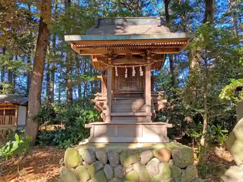 三ケ尻八幡神社の末社・摂社