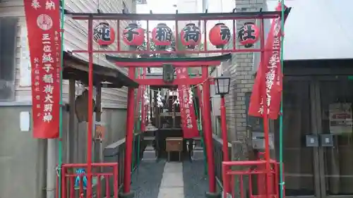 純子稲荷神社の鳥居