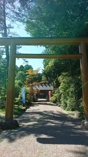 神明社の鳥居