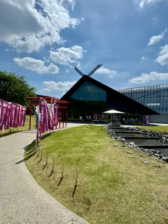 武蔵野坐令和神社の{uncategorized: "未分類", other: "その他", undefined: "問題あり", building: "その他建物", grave: "お墓", sacred_gate: "鳥居", guardian: "狛犬", statue: "像", buddha: "仏像", history: "歴史", nature: "自然", garden: "庭園", animal: "動物", pagoda: "塔", temizu: "手水舎", mountain_gate: "山門・神門", sanctuary: "本殿・本堂", subordinate: "末社・摂社", art: "芸術", scenery: "景色", jizo: "地蔵", ema: "絵馬", goshuin: "御朱印", omikuji: "おみくじ", items: "授与品その他", amulet: "お守り", goshuincho: "御朱印帳", eats: "食事", festival: "お祭り", votive_dance: "神楽", shichigosan: "七五三参", wedding: "結婚式", experience: "体験その他", initially: "初詣", around: "周辺", anti_infection: "感染症対策"}