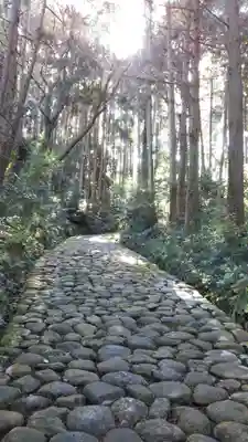 すべらず地蔵尊の自然