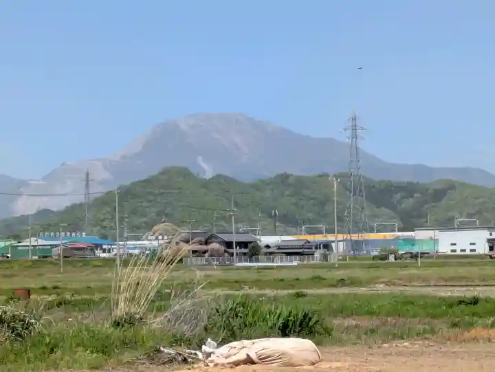 上多良神社の{uncategorized: "未分類", other: "その他", undefined: "問題あり", building: "その他建物", grave: "お墓", sacred_gate: "鳥居", guardian: "狛犬", statue: "像", buddha: "仏像", history: "歴史", nature: "自然", garden: "庭園", animal: "動物", pagoda: "塔", temizu: "手水舎", mountain_gate: "山門・神門", sanctuary: "本殿・本堂", subordinate: "末社・摂社", art: "芸術", scenery: "景色", jizo: "地蔵", ema: "絵馬", goshuin: "御朱印", omikuji: "おみくじ", items: "授与品その他", amulet: "お守り", goshuincho: "御朱印帳", eats: "食事", festival: "お祭り", votive_dance: "神楽", shichigosan: "七五三参", wedding: "結婚式", experience: "体験その他", initially: "初詣", around: "周辺", anti_infection: "感染症対策"}