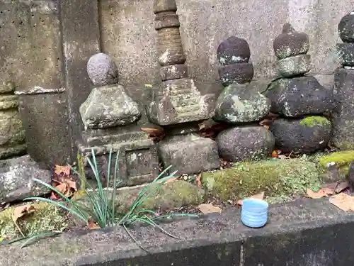 岩窟不動尊（巌窟不動尊／窟堂不動尊／窟堂／岩屋堂）の塔