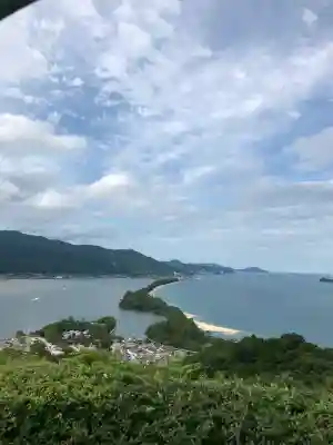 冠島沓島遥拝所（元伊勢・籠神社の海の奥宮）の{uncategorized: "未分類", other: "その他", undefined: "問題あり", building: "その他建物", grave: "お墓", sacred_gate: "鳥居", guardian: "狛犬", statue: "像", buddha: "仏像", history: "歴史", nature: "自然", garden: "庭園", animal: "動物", pagoda: "塔", temizu: "手水舎", mountain_gate: "山門・神門", sanctuary: "本殿・本堂", subordinate: "末社・摂社", art: "芸術", scenery: "景色", jizo: "地蔵", ema: "絵馬", goshuin: "御朱印", omikuji: "おみくじ", items: "授与品その他", amulet: "お守り", goshuincho: "御朱印帳", eats: "食事", festival: "お祭り", votive_dance: "神楽", shichigosan: "七五三参", wedding: "結婚式", experience: "体験その他", initially: "初詣", around: "周辺", anti_infection: "感染症対策"}