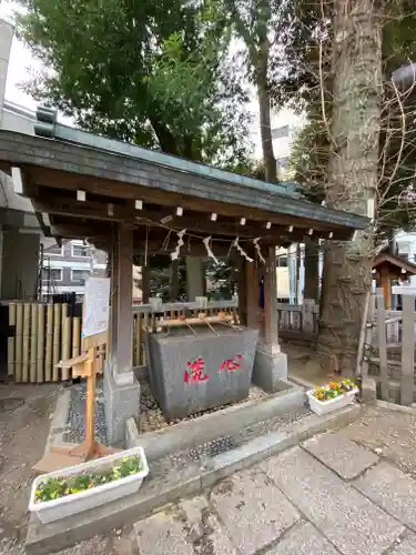 高円寺氷川神社の手水舎