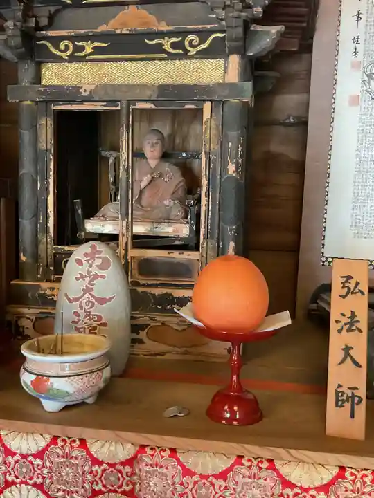 恵利寺の像