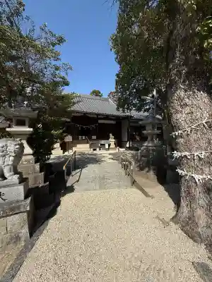 神館神社の{uncategorized: "未分類", other: "その他", undefined: "問題あり", building: "その他建物", grave: "お墓", sacred_gate: "鳥居", guardian: "狛犬", statue: "像", buddha: "仏像", history: "歴史", nature: "自然", garden: "庭園", animal: "動物", pagoda: "塔", temizu: "手水舎", mountain_gate: "山門・神門", sanctuary: "本殿・本堂", subordinate: "末社・摂社", art: "芸術", scenery: "景色", jizo: "地蔵", ema: "絵馬", goshuin: "御朱印", omikuji: "おみくじ", items: "授与品その他", amulet: "お守り", goshuincho: "御朱印帳", eats: "食事", festival: "お祭り", votive_dance: "神楽", shichigosan: "七五三参", wedding: "結婚式", experience: "体験その他", initially: "初詣", around: "周辺", anti_infection: "感染症対策"}