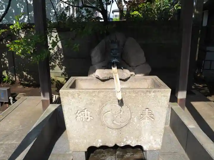天沼熊野神社の手水舎