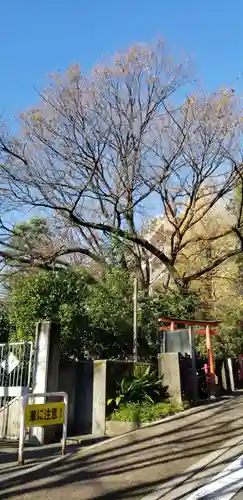 向陵稲荷神社の周辺