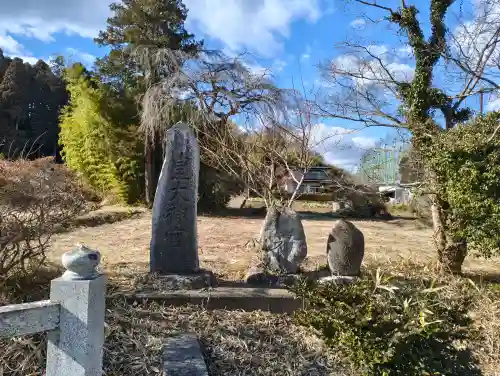 熊野本宮社の{uncategorized: "未分類", other: "その他", undefined: "問題あり", building: "その他建物", grave: "お墓", sacred_gate: "鳥居", guardian: "狛犬", statue: "像", buddha: "仏像", history: "歴史", nature: "自然", garden: "庭園", animal: "動物", pagoda: "塔", temizu: "手水舎", mountain_gate: "山門・神門", sanctuary: "本殿・本堂", subordinate: "末社・摂社", art: "芸術", scenery: "景色", jizo: "地蔵", ema: "絵馬", goshuin: "御朱印", omikuji: "おみくじ", items: "授与品その他", amulet: "お守り", goshuincho: "御朱印帳", eats: "食事", festival: "お祭り", votive_dance: "神楽", shichigosan: "七五三参", wedding: "結婚式", experience: "体験その他", initially: "初詣", around: "周辺", anti_infection: "感染症対策"}