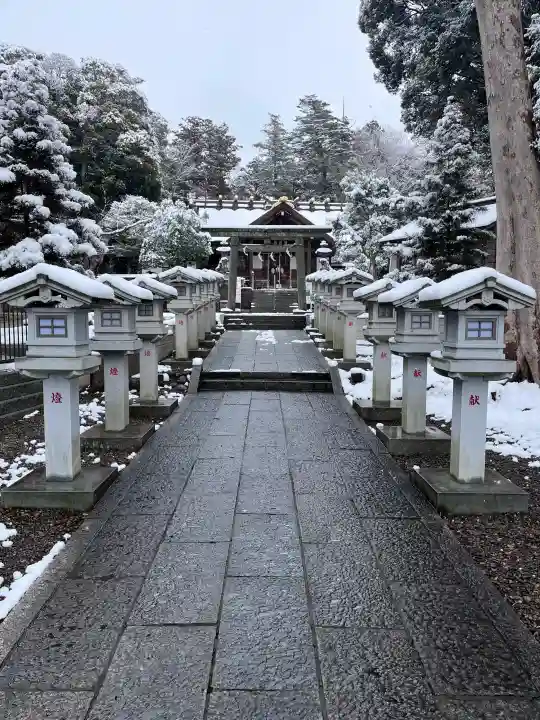 塚崎神明社の{uncategorized: "未分類", other: "その他", undefined: "問題あり", building: "その他建物", grave: "お墓", sacred_gate: "鳥居", guardian: "狛犬", statue: "像", buddha: "仏像", history: "歴史", nature: "自然", garden: "庭園", animal: "動物", pagoda: "塔", temizu: "手水舎", mountain_gate: "山門・神門", sanctuary: "本殿・本堂", subordinate: "末社・摂社", art: "芸術", scenery: "景色", jizo: "地蔵", ema: "絵馬", goshuin: "御朱印", omikuji: "おみくじ", items: "授与品その他", amulet: "お守り", goshuincho: "御朱印帳", eats: "食事", festival: "お祭り", votive_dance: "神楽", shichigosan: "七五三参", wedding: "結婚式", experience: "体験その他", initially: "初詣", around: "周辺", anti_infection: "感染症対策"}