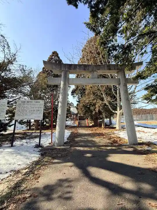 市渡稲荷神社・川濯神社の{uncategorized: "未分類", other: "その他", undefined: "問題あり", building: "その他建物", grave: "お墓", sacred_gate: "鳥居", guardian: "狛犬", statue: "像", buddha: "仏像", history: "歴史", nature: "自然", garden: "庭園", animal: "動物", pagoda: "塔", temizu: "手水舎", mountain_gate: "山門・神門", sanctuary: "本殿・本堂", subordinate: "末社・摂社", art: "芸術", scenery: "景色", jizo: "地蔵", ema: "絵馬", goshuin: "御朱印", omikuji: "おみくじ", items: "授与品その他", amulet: "お守り", goshuincho: "御朱印帳", eats: "食事", festival: "お祭り", votive_dance: "神楽", shichigosan: "七五三参", wedding: "結婚式", experience: "体験その他", initially: "初詣", around: "周辺", anti_infection: "感染症対策"}