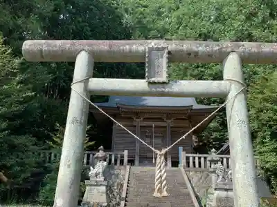 沢湯泉神社の鳥居