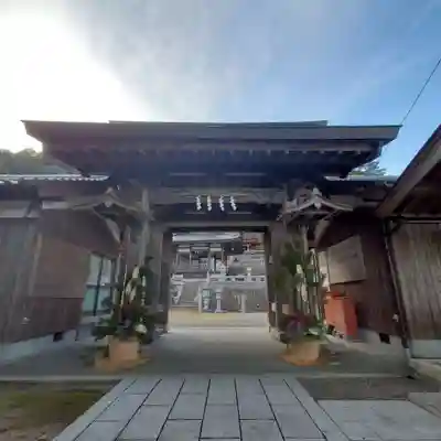 檜尾神社の山門・神門