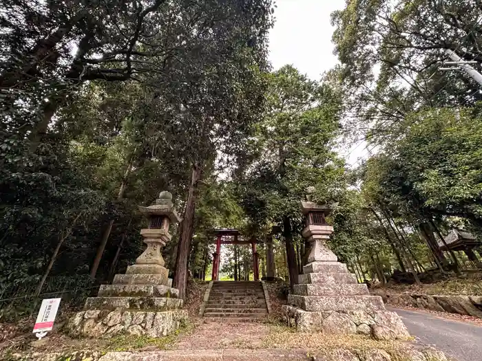 當麻山口神社の建物その他