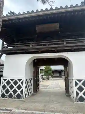 弥勒寺の山門・神門