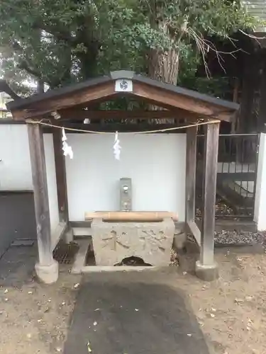 六軒神社の手水舎