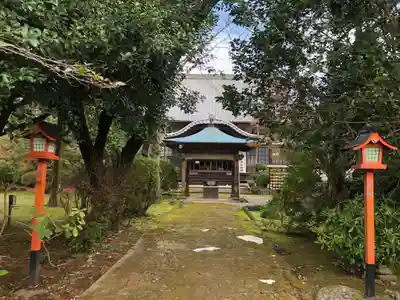 大本山誕生院  の山門・神門
