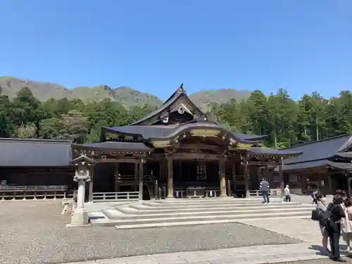 彌彦神社の本殿・本堂