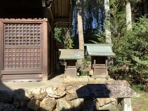 神明白山社相殿（杁下）の末社・摂社