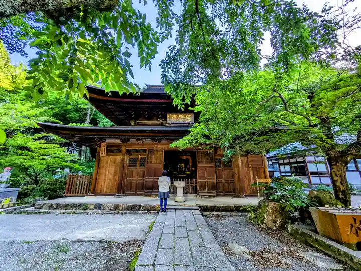 定光寺の本殿・本堂