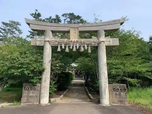 寄八幡神社の鳥居