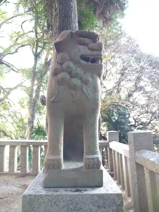 素盞嗚神社の狛犬