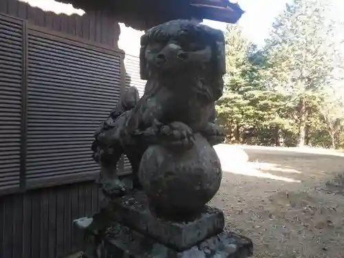 西秣神社の狛犬