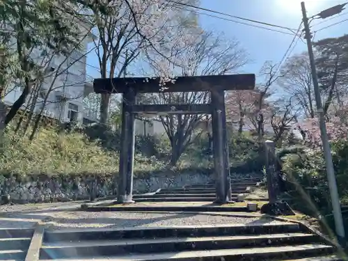 神明社の鳥居