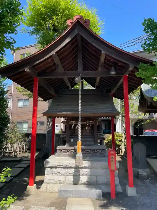 大戸神社の{uncategorized: "未分類", other: "その他", undefined: "問題あり", building: "その他建物", grave: "お墓", sacred_gate: "鳥居", guardian: "狛犬", statue: "像", buddha: "仏像", history: "歴史", nature: "自然", garden: "庭園", animal: "動物", pagoda: "塔", temizu: "手水舎", mountain_gate: "山門・神門", sanctuary: "本殿・本堂", subordinate: "末社・摂社", art: "芸術", scenery: "景色", jizo: "地蔵", ema: "絵馬", goshuin: "御朱印", omikuji: "おみくじ", items: "授与品その他", amulet: "お守り", goshuincho: "御朱印帳", eats: "食事", festival: "お祭り", votive_dance: "神楽", shichigosan: "七五三参", wedding: "結婚式", experience: "体験その他", initially: "初詣", around: "周辺", anti_infection: "感染症対策"}