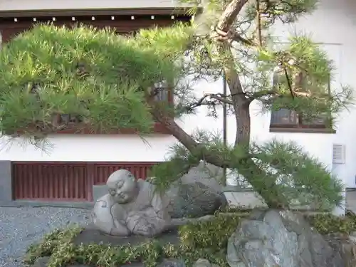 雲林寺の像