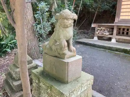 御霊神社の狛犬