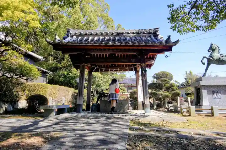 八柱社の{uncategorized: "未分類", other: "その他", undefined: "問題あり", building: "その他建物", grave: "お墓", sacred_gate: "鳥居", guardian: "狛犬", statue: "像", buddha: "仏像", history: "歴史", nature: "自然", garden: "庭園", animal: "動物", pagoda: "塔", temizu: "手水舎", mountain_gate: "山門・神門", sanctuary: "本殿・本堂", subordinate: "末社・摂社", art: "芸術", scenery: "景色", jizo: "地蔵", ema: "絵馬", goshuin: "御朱印", omikuji: "おみくじ", items: "授与品その他", amulet: "お守り", goshuincho: "御朱印帳", eats: "食事", festival: "お祭り", votive_dance: "神楽", shichigosan: "七五三参", wedding: "結婚式", experience: "体験その他", initially: "初詣", around: "周辺", anti_infection: "感染症対策"}