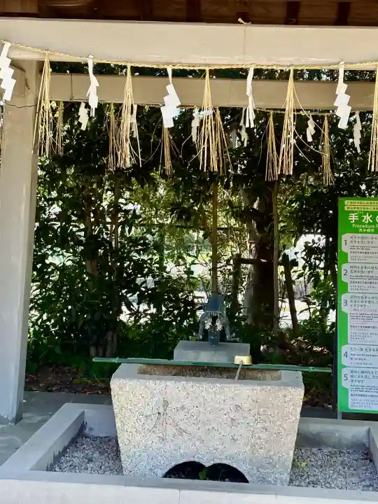 比佐豆知神社の{uncategorized: "未分類", other: "その他", undefined: "問題あり", building: "その他建物", grave: "お墓", sacred_gate: "鳥居", guardian: "狛犬", statue: "像", buddha: "仏像", history: "歴史", nature: "自然", garden: "庭園", animal: "動物", pagoda: "塔", temizu: "手水舎", mountain_gate: "山門・神門", sanctuary: "本殿・本堂", subordinate: "末社・摂社", art: "芸術", scenery: "景色", jizo: "地蔵", ema: "絵馬", goshuin: "御朱印", omikuji: "おみくじ", items: "授与品その他", amulet: "お守り", goshuincho: "御朱印帳", eats: "食事", festival: "お祭り", votive_dance: "神楽", shichigosan: "七五三参", wedding: "結婚式", experience: "体験その他", initially: "初詣", around: "周辺", anti_infection: "感染症対策"}